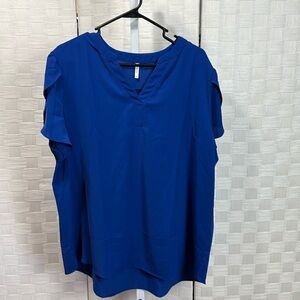 -‎ Anyally Blue Relaxed Blouse with Mandarin Collar and Short Sleeves